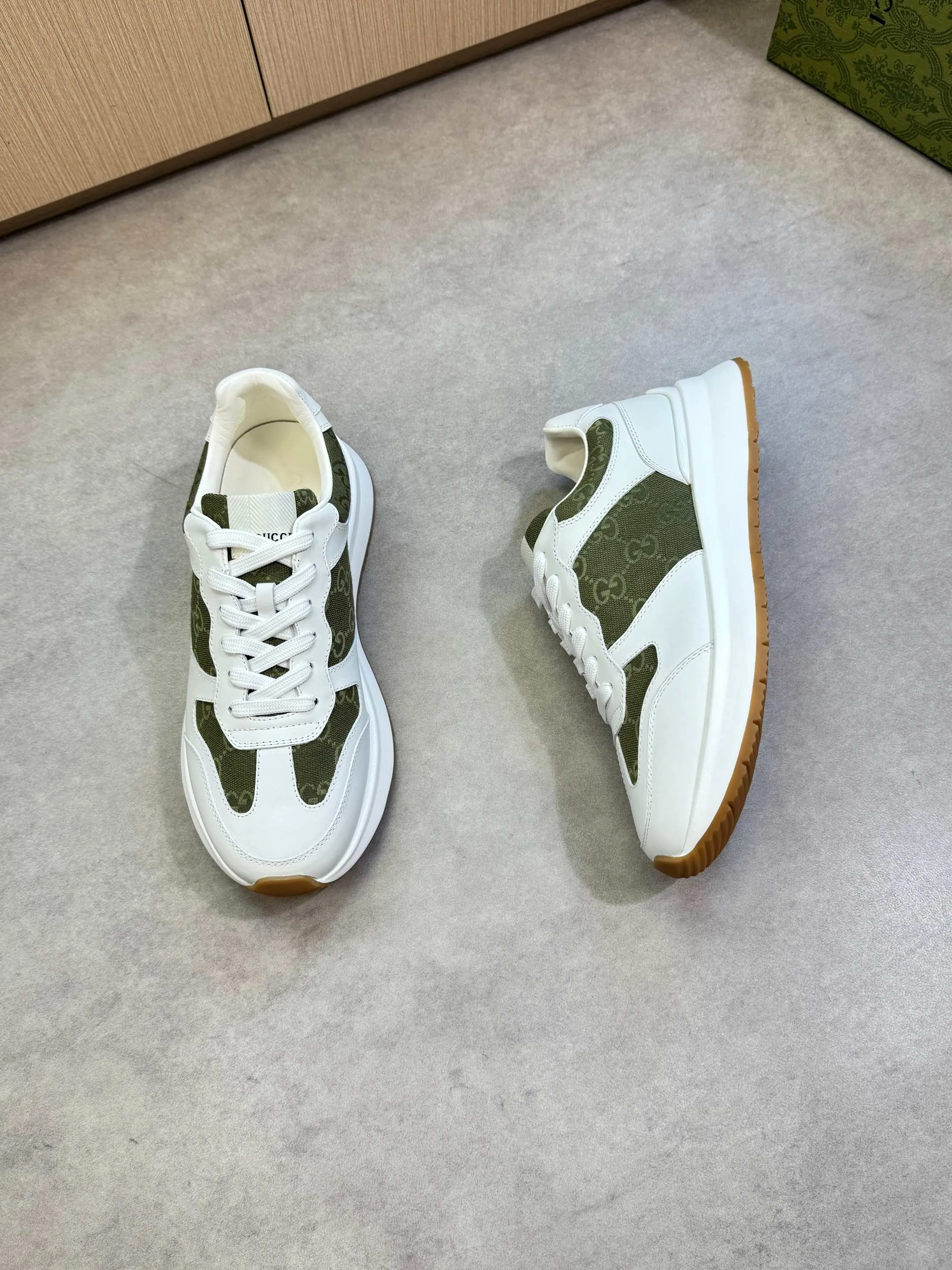 Men's shoes 💰800 [Gucci] Gucci - High-end quality original single casual sports shoes - Upper: 🔝 Nappa calfskin, brand totem cloth, tongue cloth label, heel silk screen brand LOGO - Lining: water-dyed cowhide - Outsole: ultra-light T men's shoes 💰U·Rubber; two-color molded outsole -Super high quality control·Fine workmanship: highlighted (high-end·luxury·grade) -Size :38-44 (45, can be customized)·GC0372